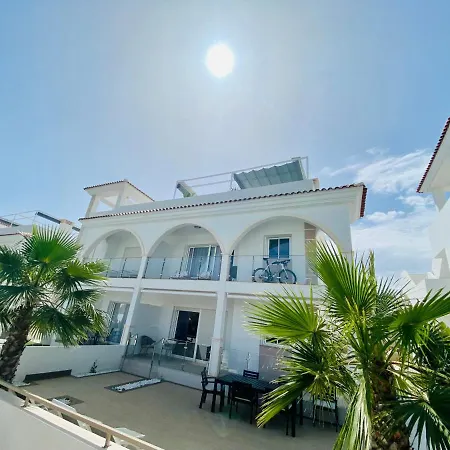 Fortuna Penthouse With Roof Terrace, Ac And Pool Apartment