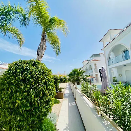 Fortuna Penthouse With Roof Terrace, Ac And Pool Apartment